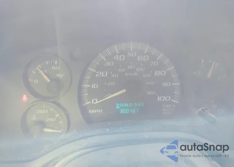 2005 Chevrolet Express from USA, damaged, VIN 1GCGG25V051193312